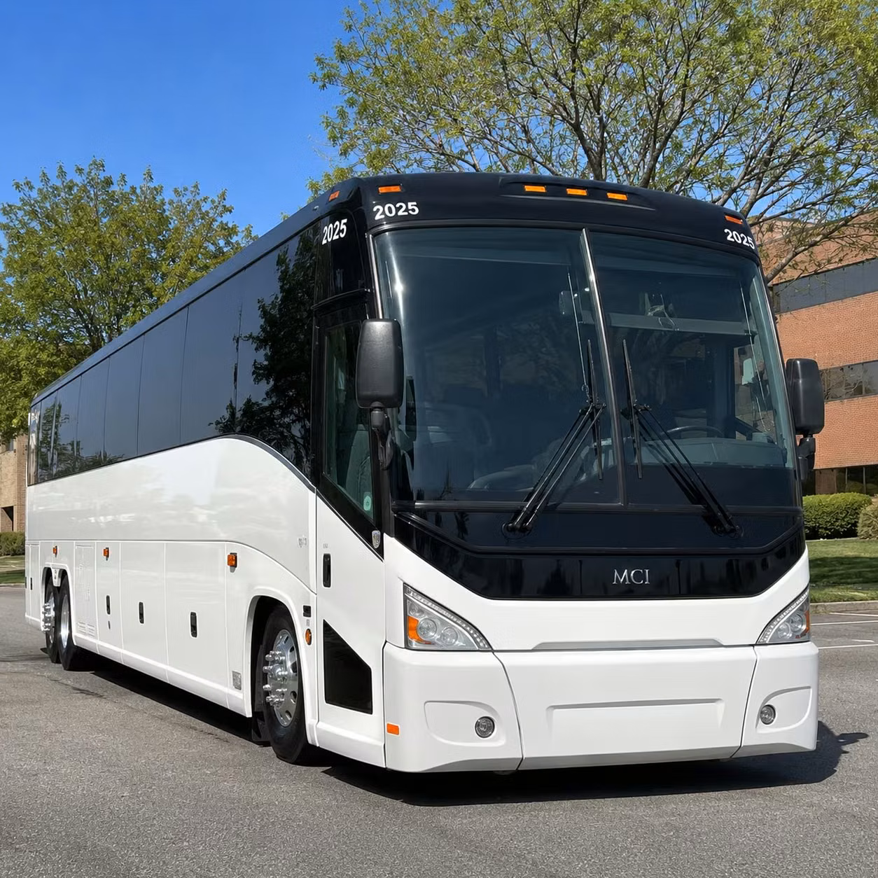 bridgeport groups headed to jfk laguardia or newark a charter bus makes the ride easy